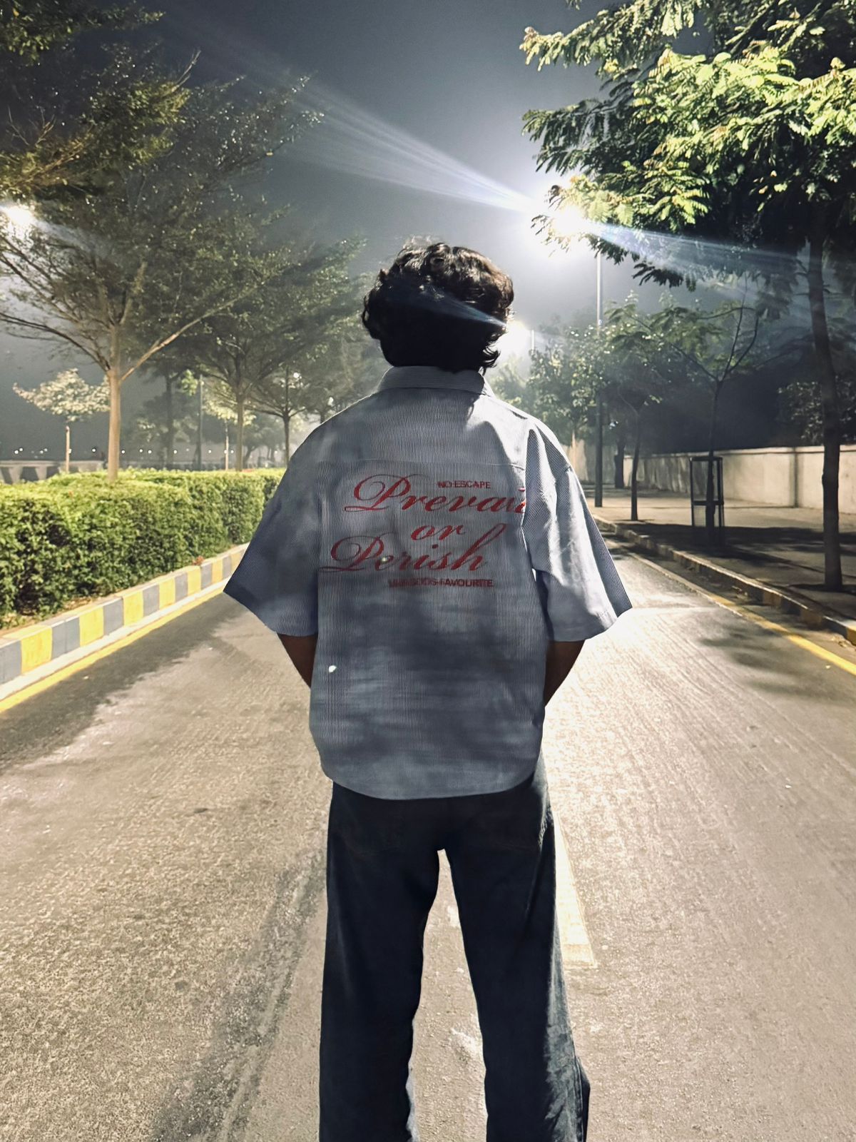 DATE ESSENTAILS CROPPED SHIRT